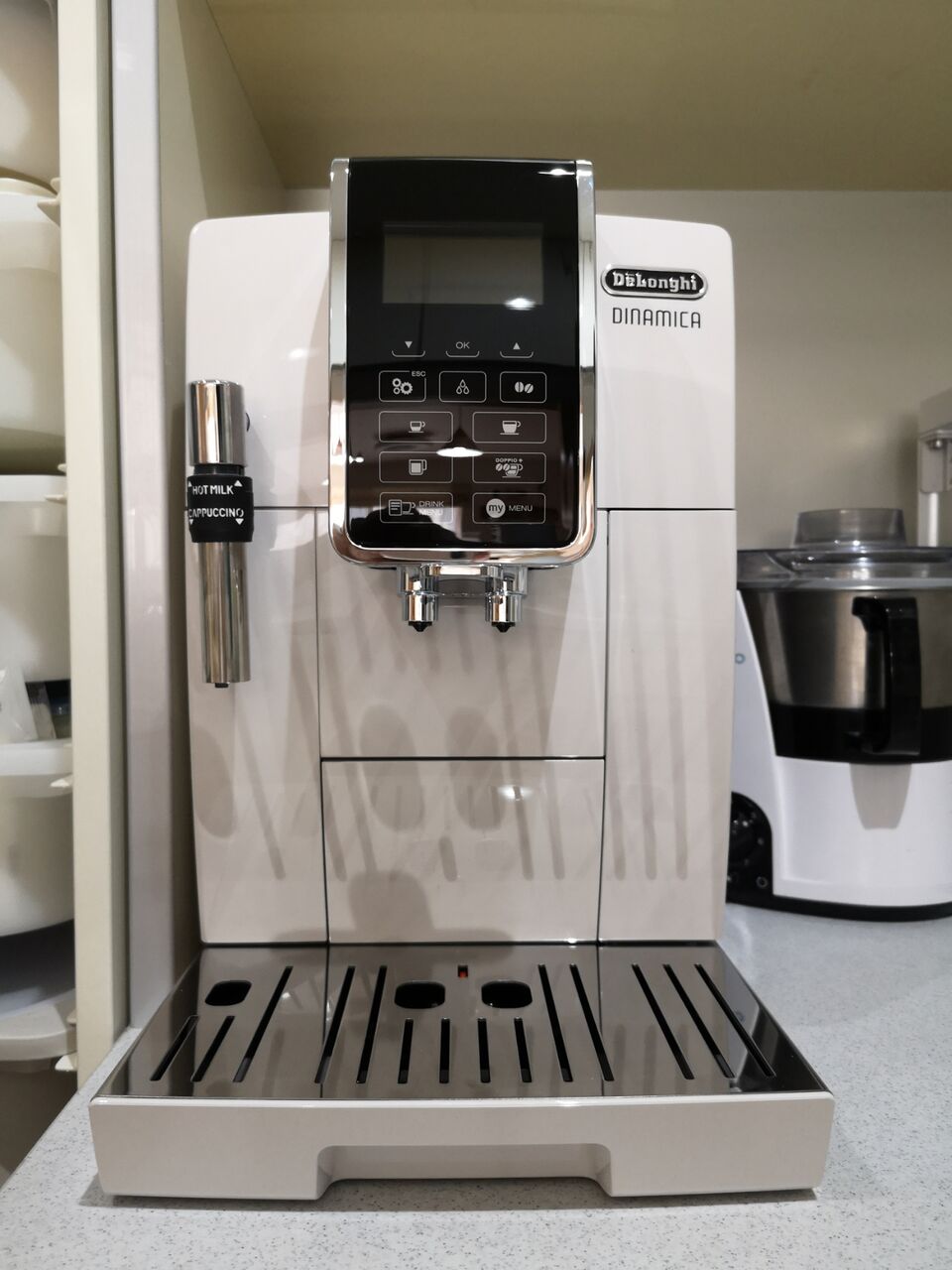 デロンギのコーヒーマシン＊ディナミカECAM35035W : Y home