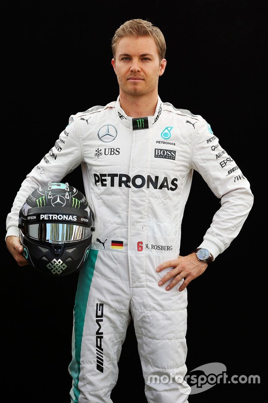 ニコ・ロズベルグ（メルセデス）： F1レーシングスーツとヘルメット