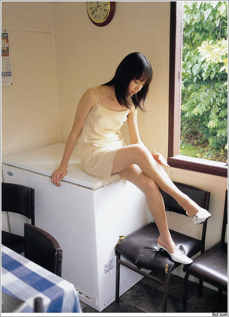 nature028 | 『戸田恵梨香写真集 「nature」』 発売日：2003年7月19日