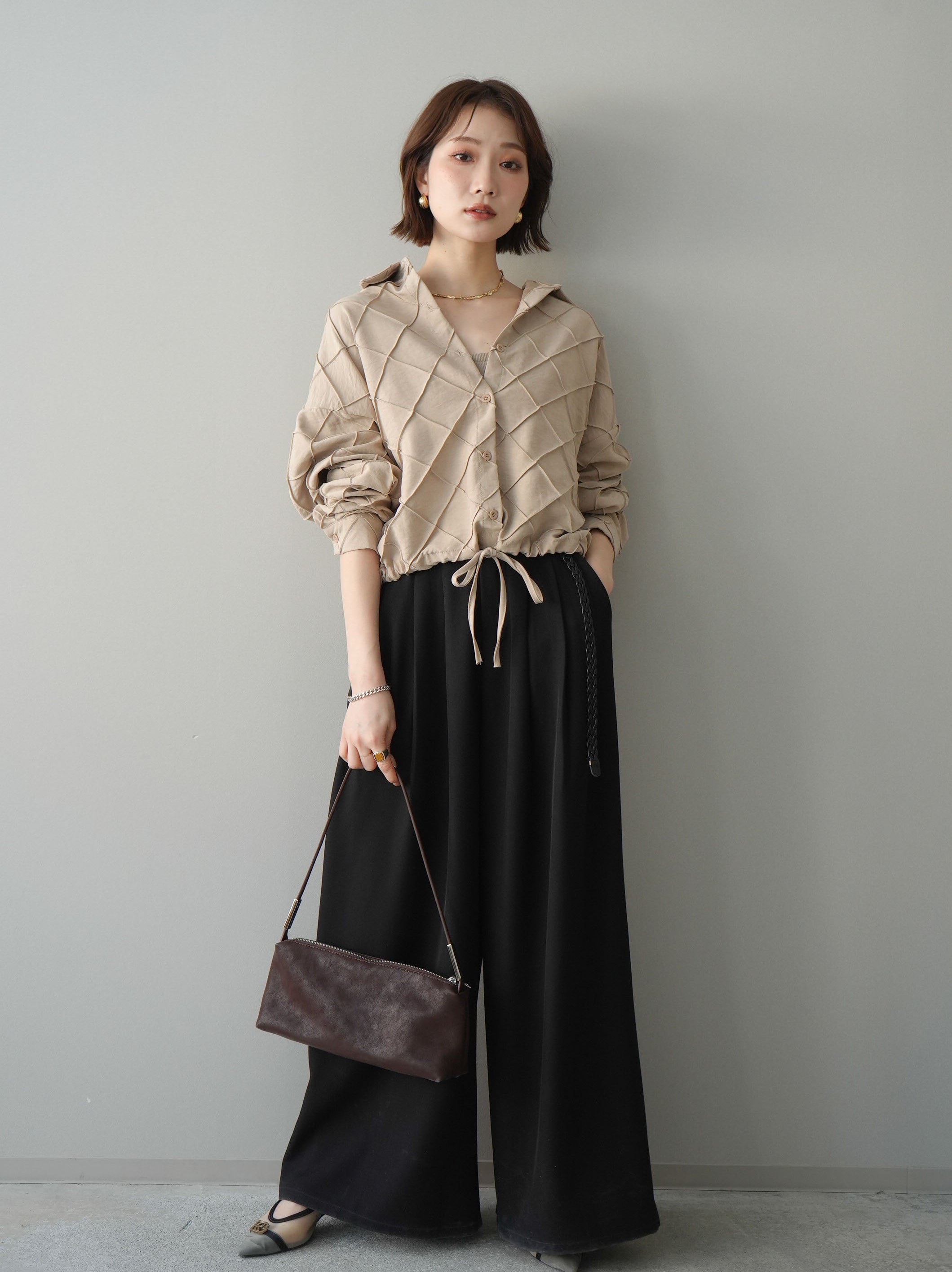 SET]パイピングクロスデザインブラウス+編み込みベルト付タックワイド