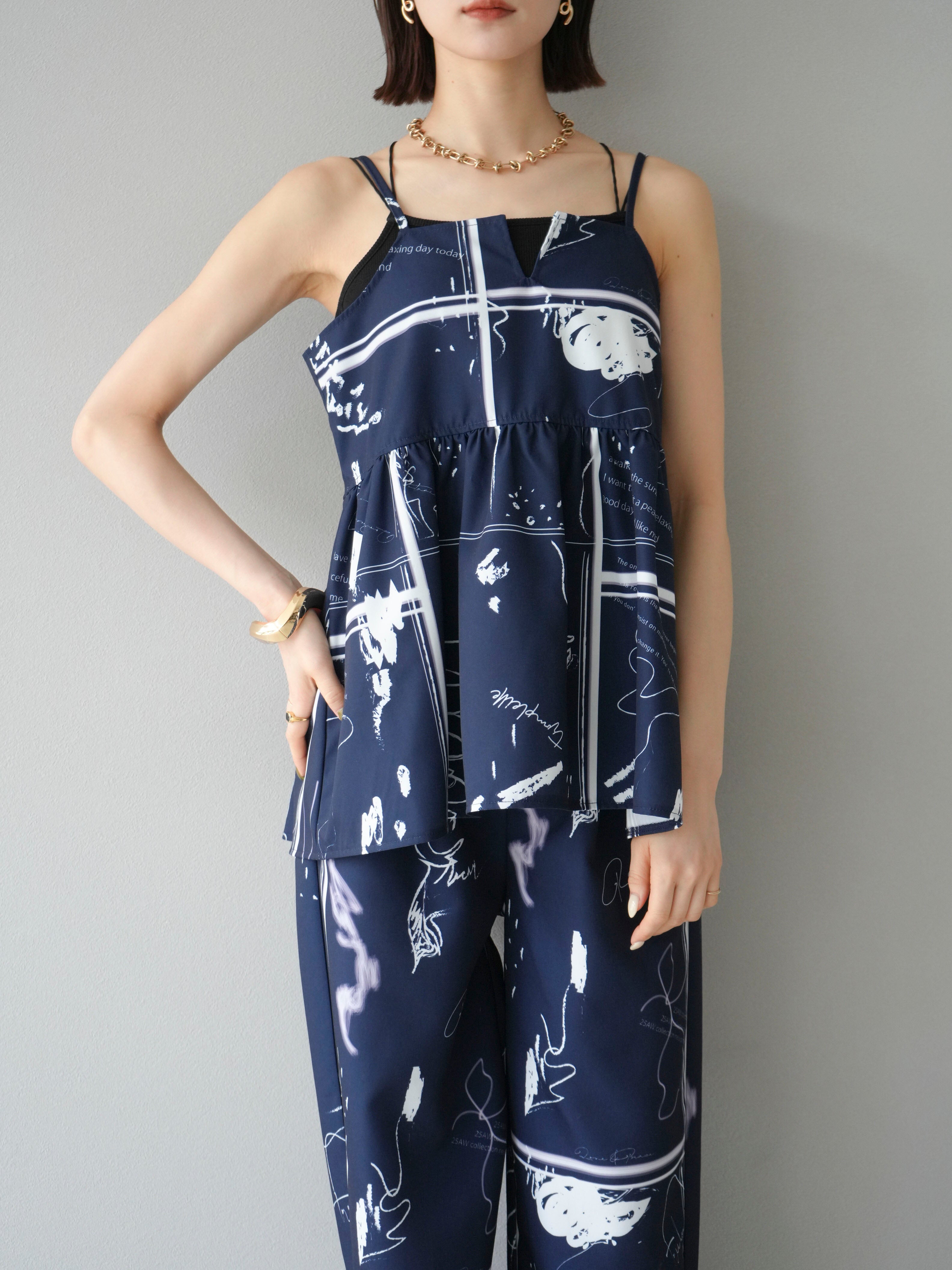 予約]ペイント柄キャミソール/ネイビー – Lumier