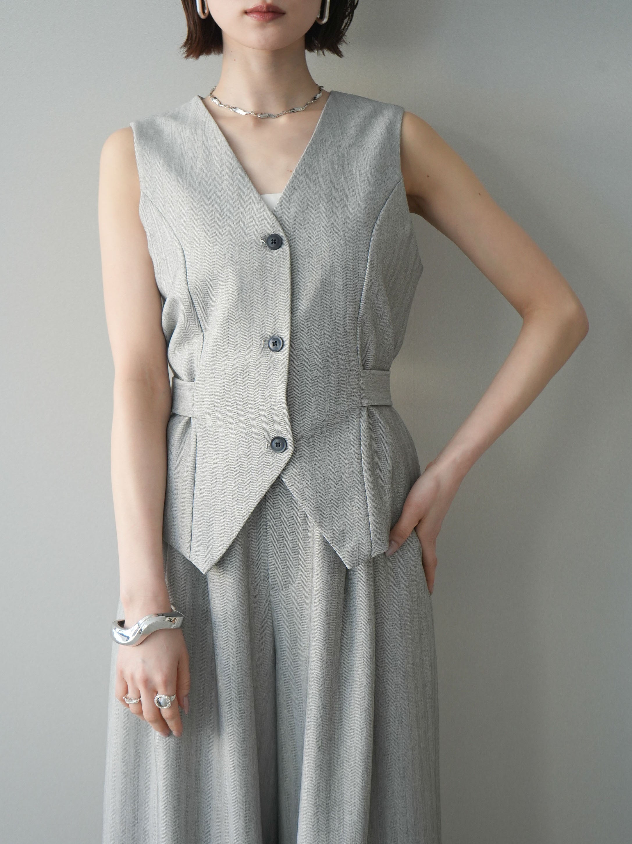 予約]サイド切替ヘリンボーンベスト/lightgray – Lumier