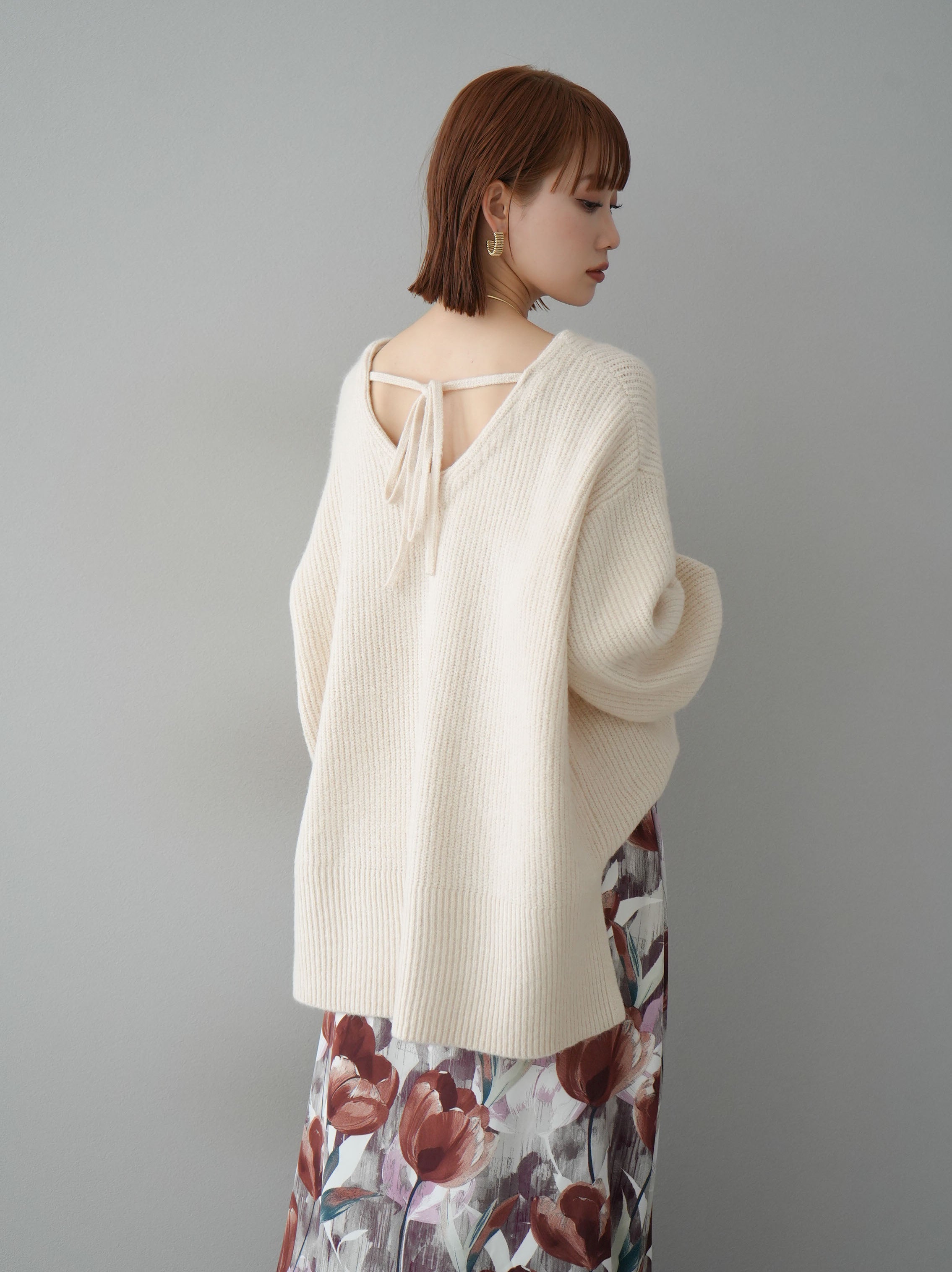 予約]バックリボンボリュームスリーブオーバーニット/アイボリー – Lumier