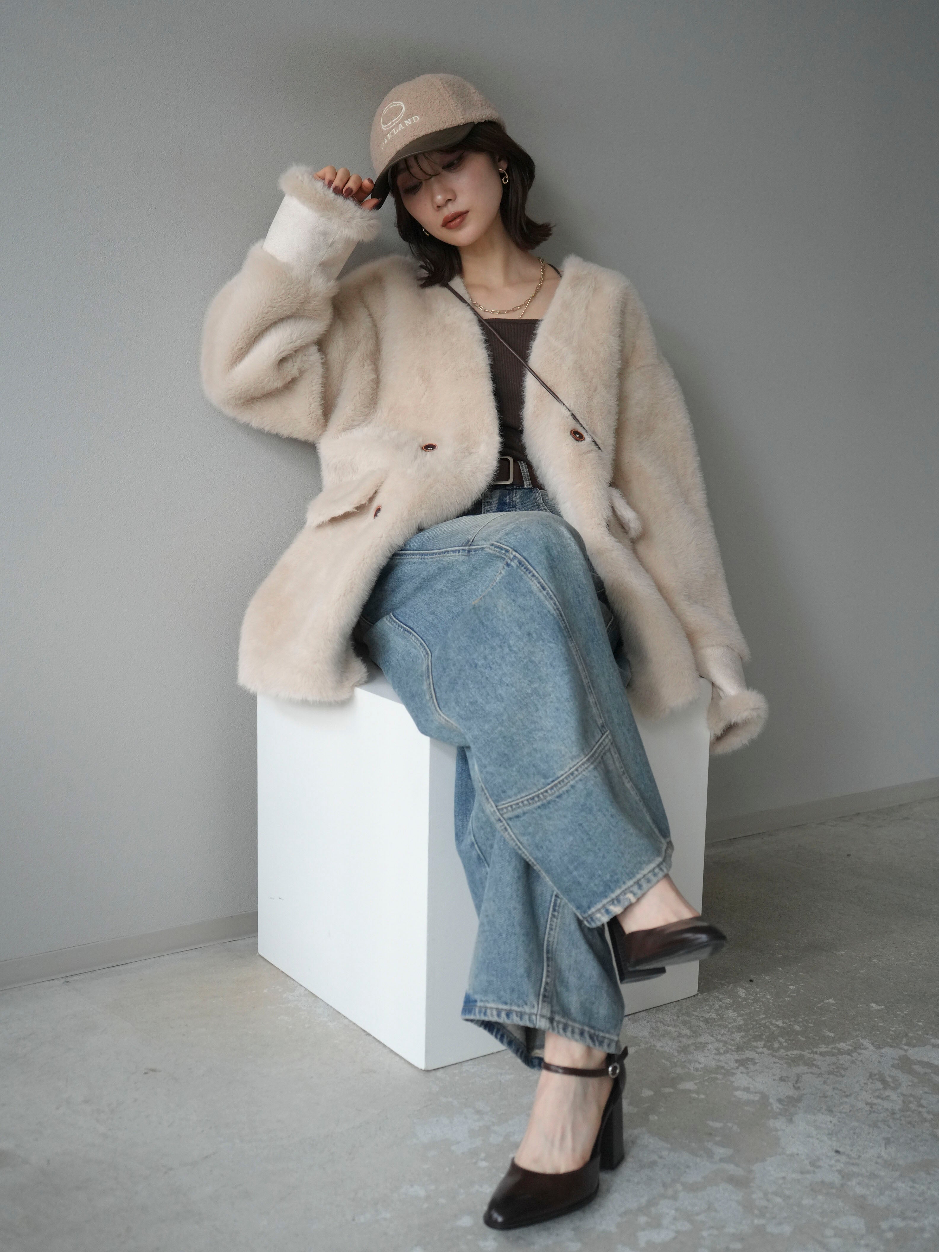 SET]バッグ付エコファーノーカラーコート+ベルト付カーブデニムパンツ