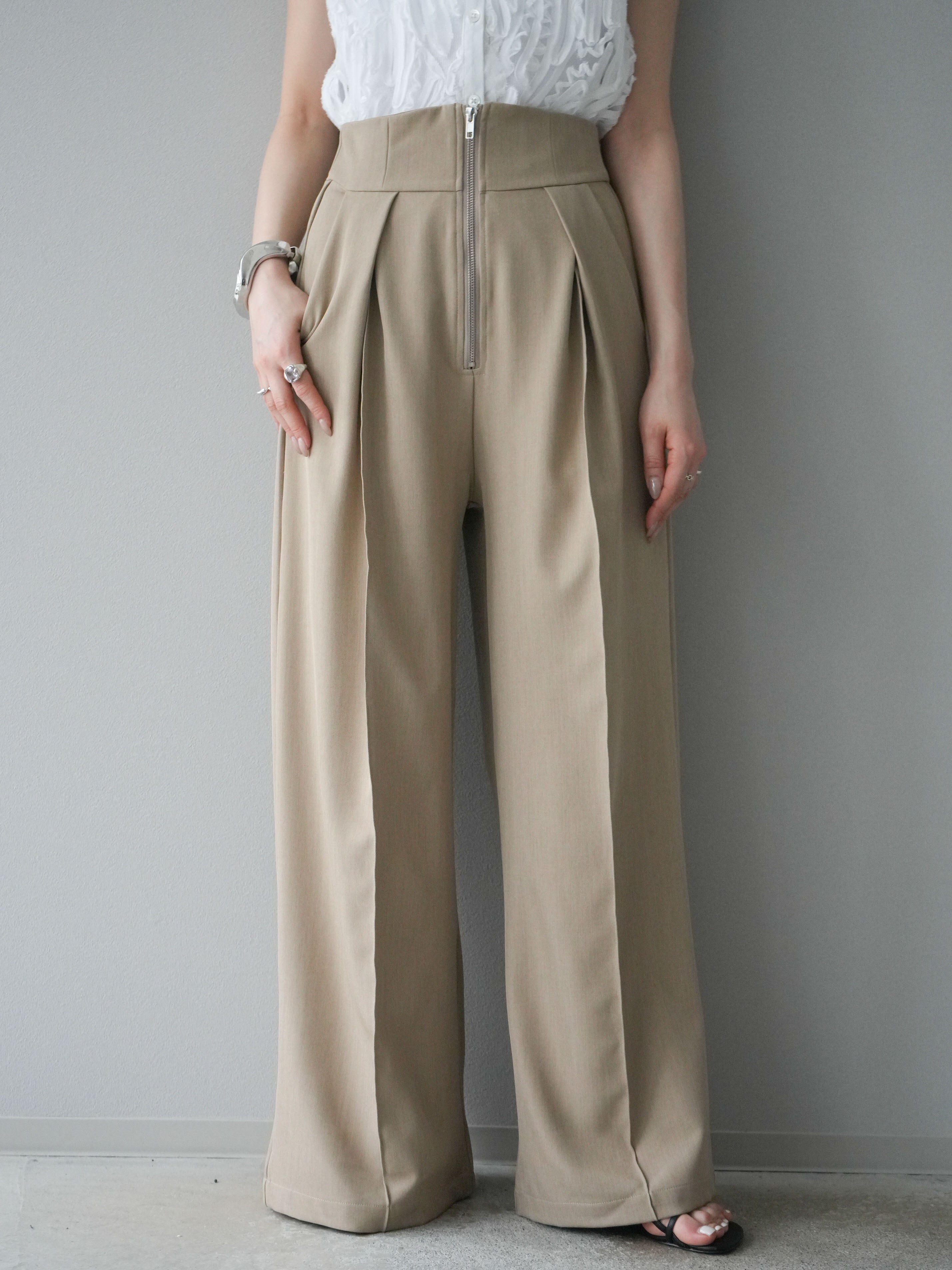 予約]ジップタックワイドパンツ/ベージュ – Lumier