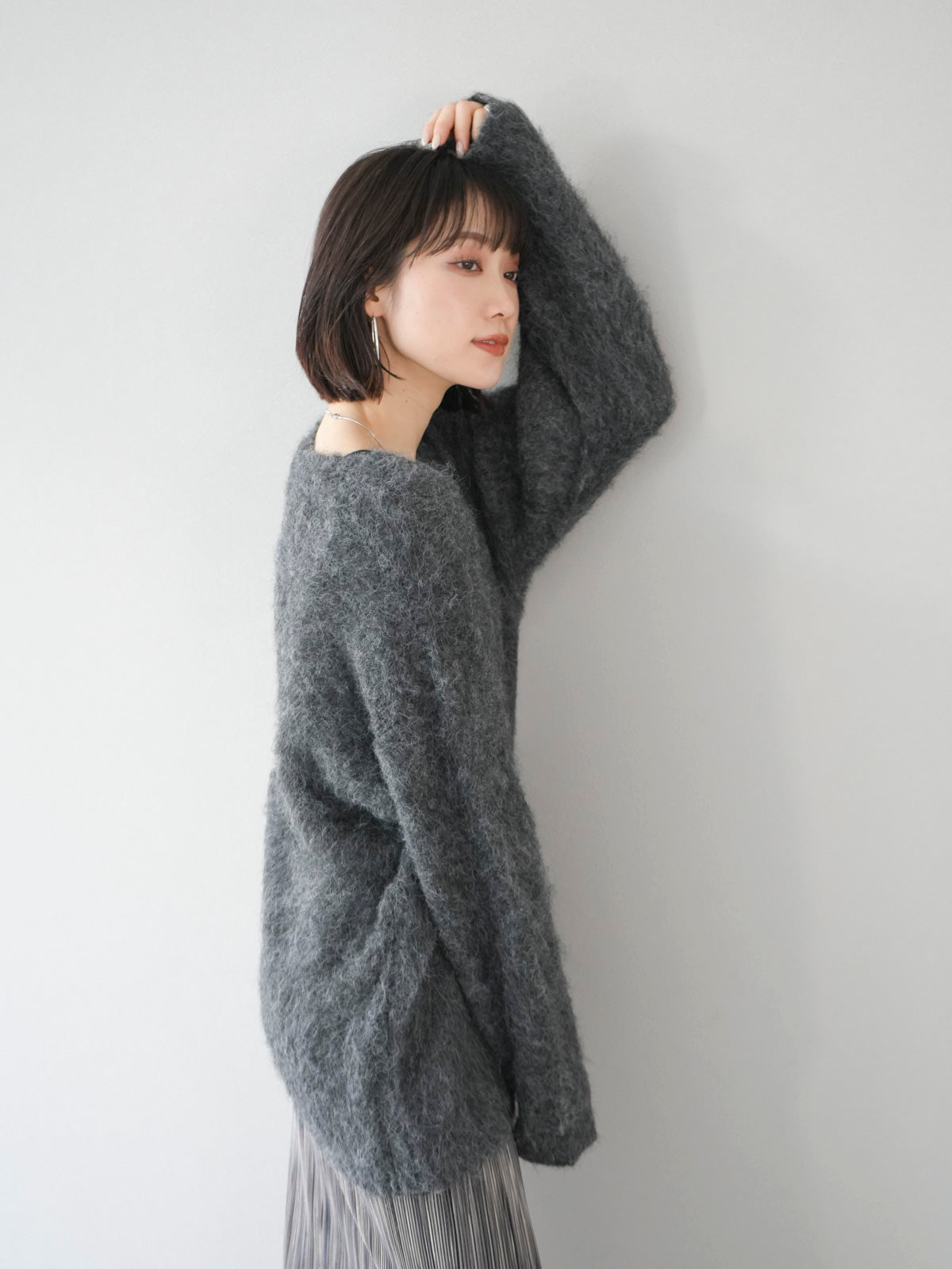 予約]ウール混モヘアタッチシャギーニットカーディガン/チャコール