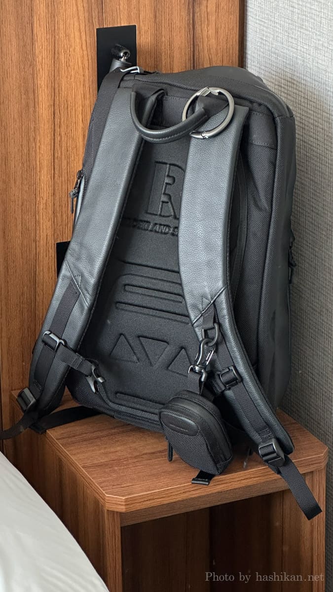 BROSKI AND SUPPLY Adjust multi backpack レビュー】防水牛革採用の