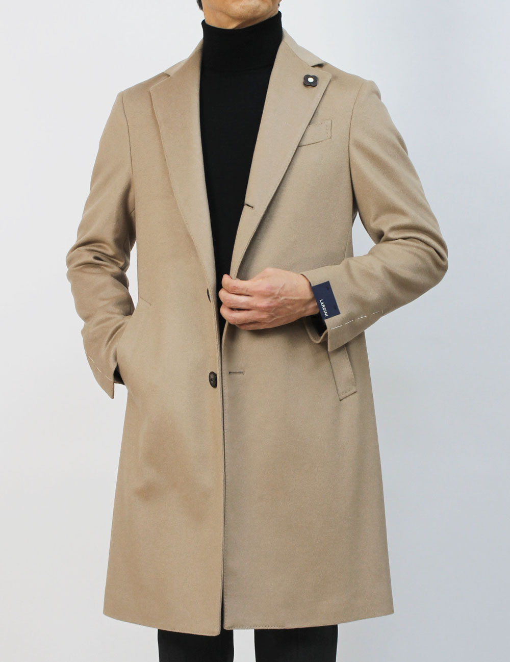 LARDINI（ラルディーニ）ダントツの美しさ 冬のコートコレクション