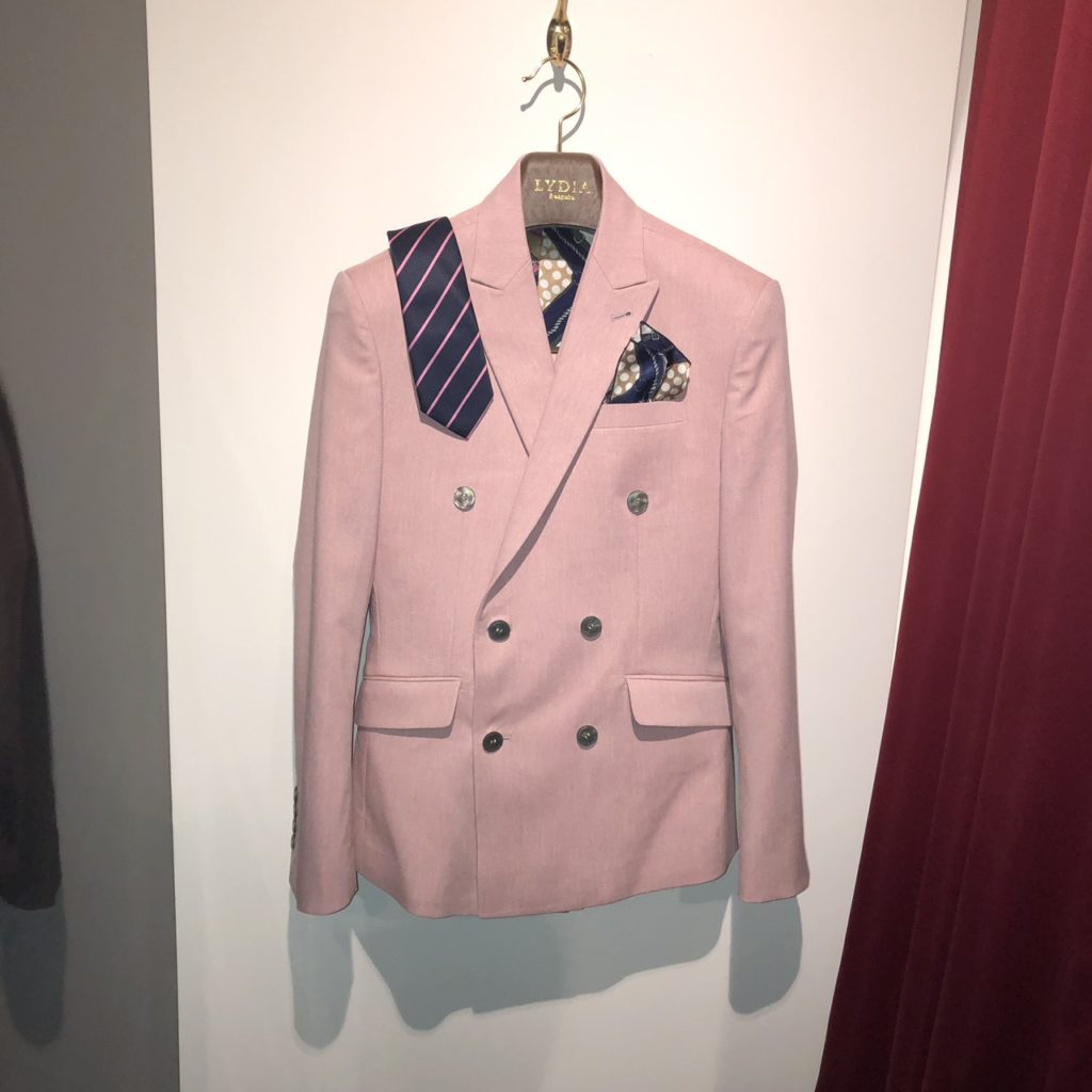 トレンド俳優【菅田将暉】スーツの着こなしに迫る！〜暖色系編