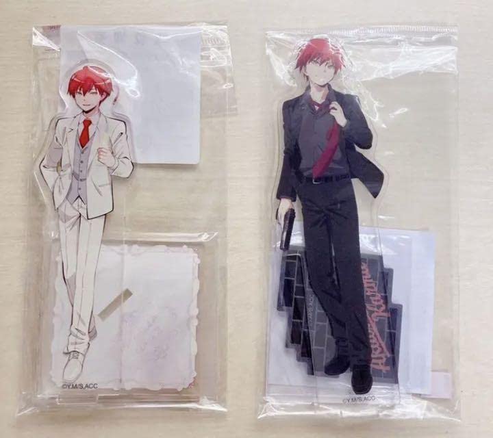 暗殺教室 赤羽業 缶バッジ ダッシュストア 白スーツ Amazon.co.jp