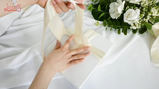 Amazon.com: LEEQE Double Face Ivory Satin Ribbon 1-1/2 inch X 50