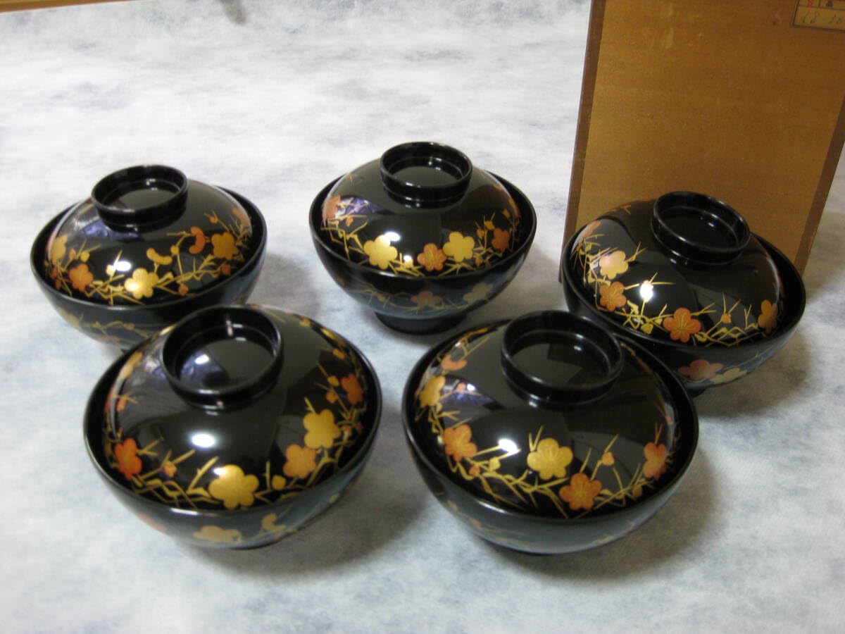 輪島塗、黒い漆器 椀 金色の葉模様5客 Amazon.co.jp: 特産布着請合輪島
