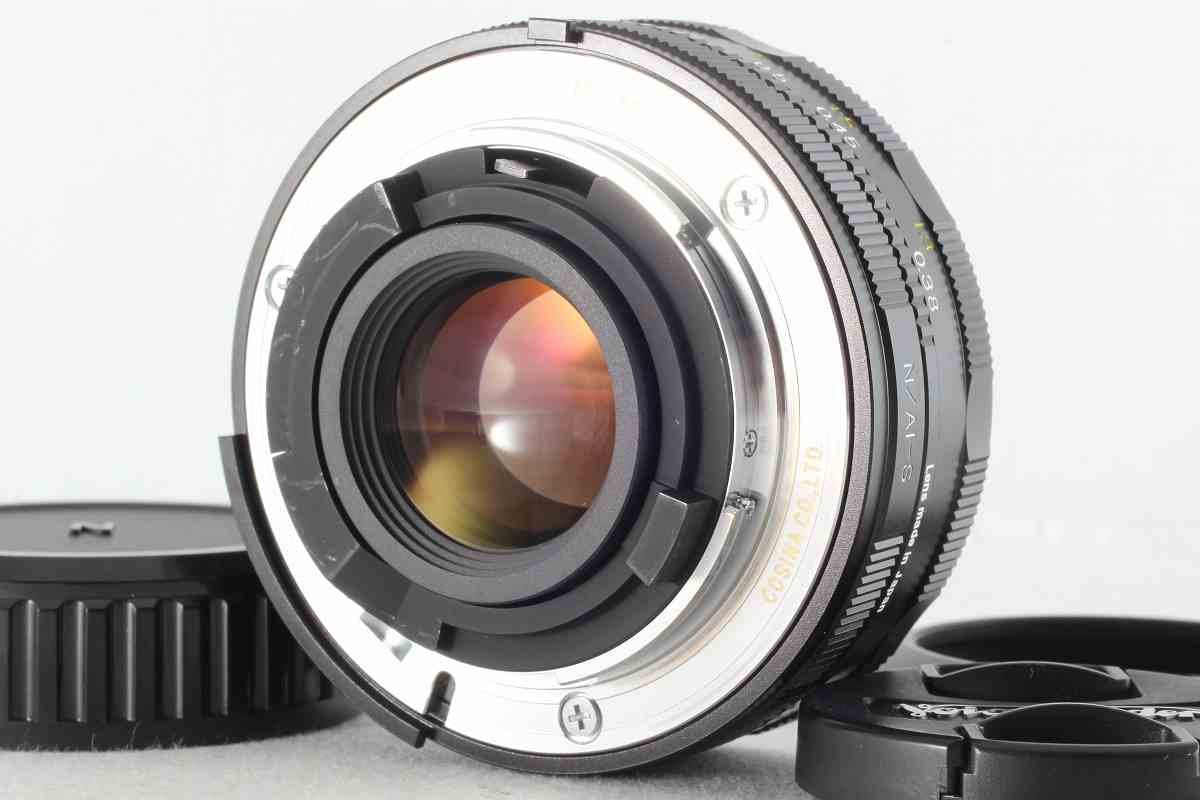 Amazon.co.jp: VoightLander 単焦点レンズ ULTRON 40mm F2 SL II