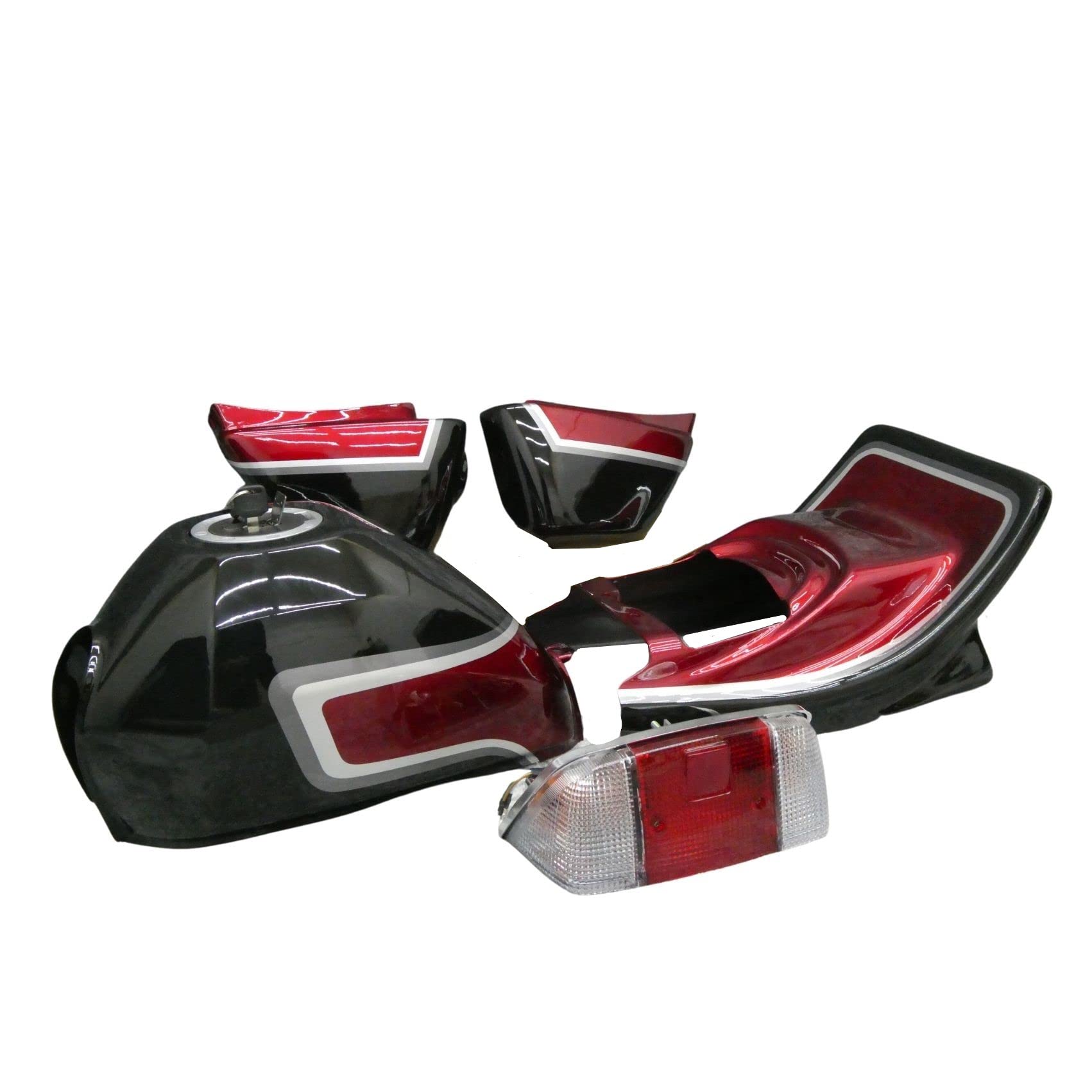 Amazon | エイプ50 外装セット CBX 黒赤2型 風 テールランプ付き