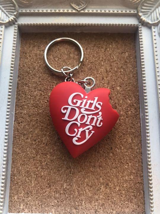 Amazon.co.jp: Girls don't cry キーホルダー ガールズドントクライ 赤