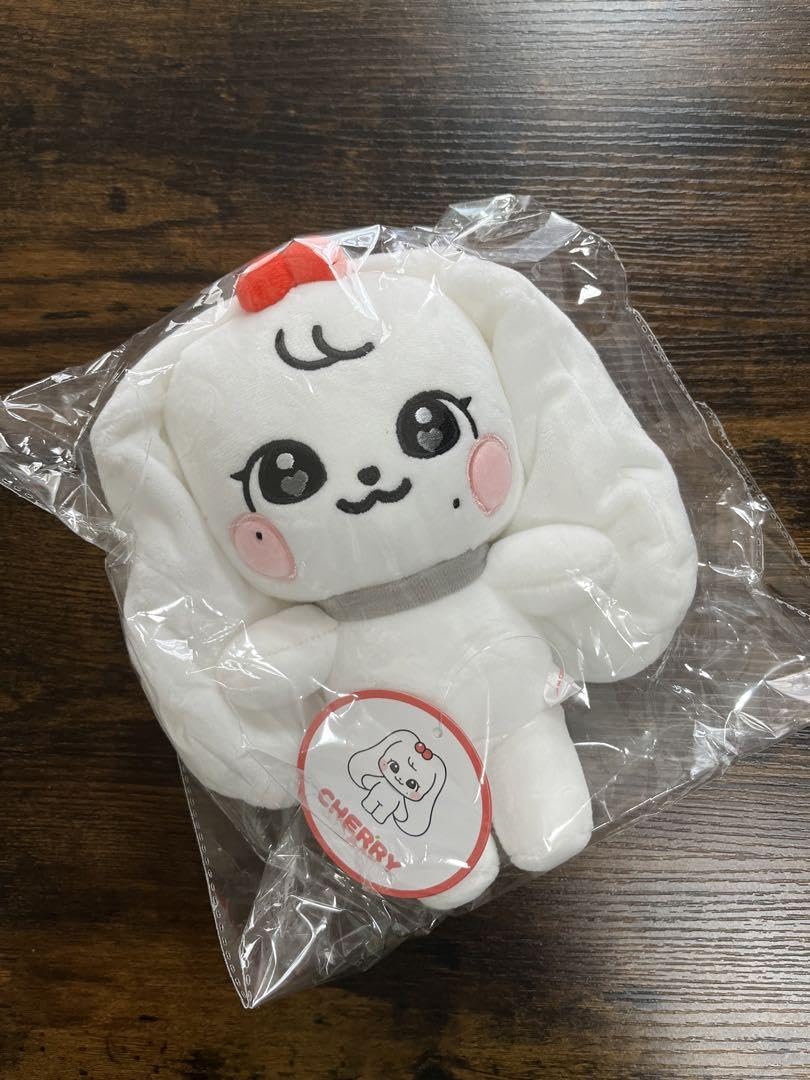 Amazon.co.jp: IVE ぬいぐるみ MINIVE ミニブ CHERRY／ウォニョン
