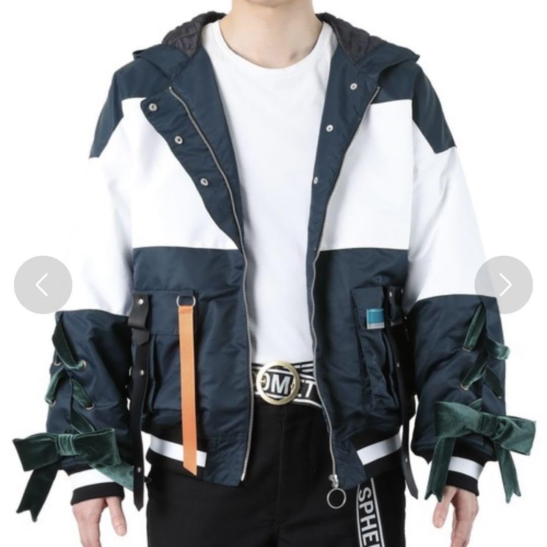 Amazon.co.jp: 星街すいせい ZOZOTOWN ジャケット ホロ ライブ : おもちゃ