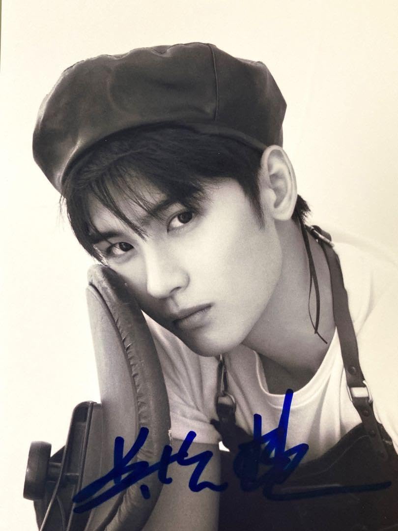 Amazon.co.jp: ホアンジュンジェ直筆サイン入り2Lサイズ写真…Huang