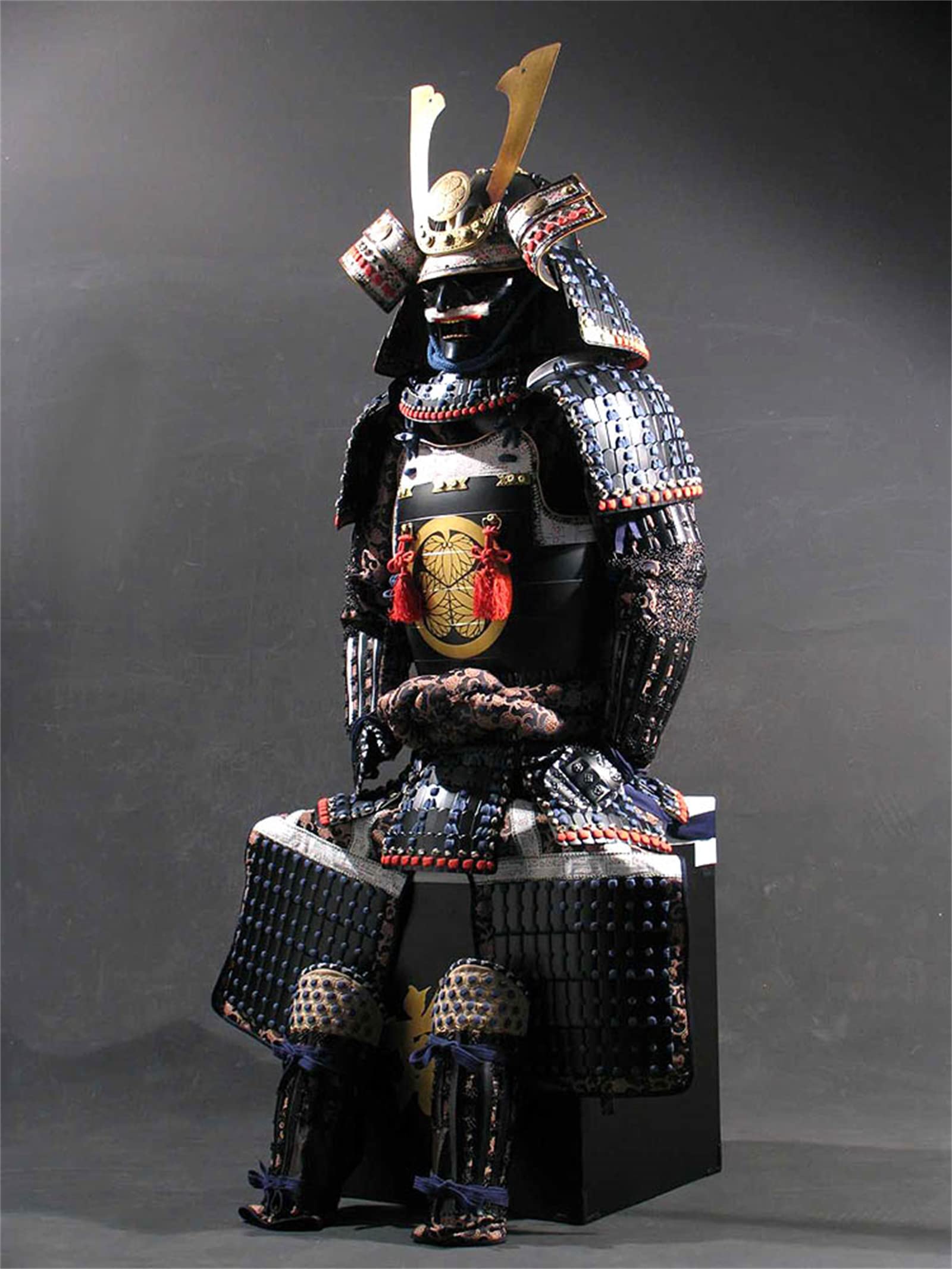 Amazon.co.jp: 手作り甲冑 兜 武士 鉄鎧 等身大甲冑 足 大人用 かぶる