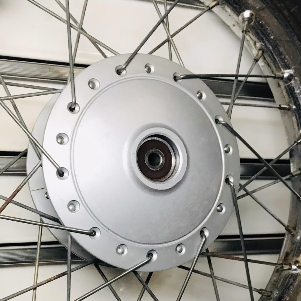 Amazon.co.jp: フロントホイールベアリング スティード400・600 NC26