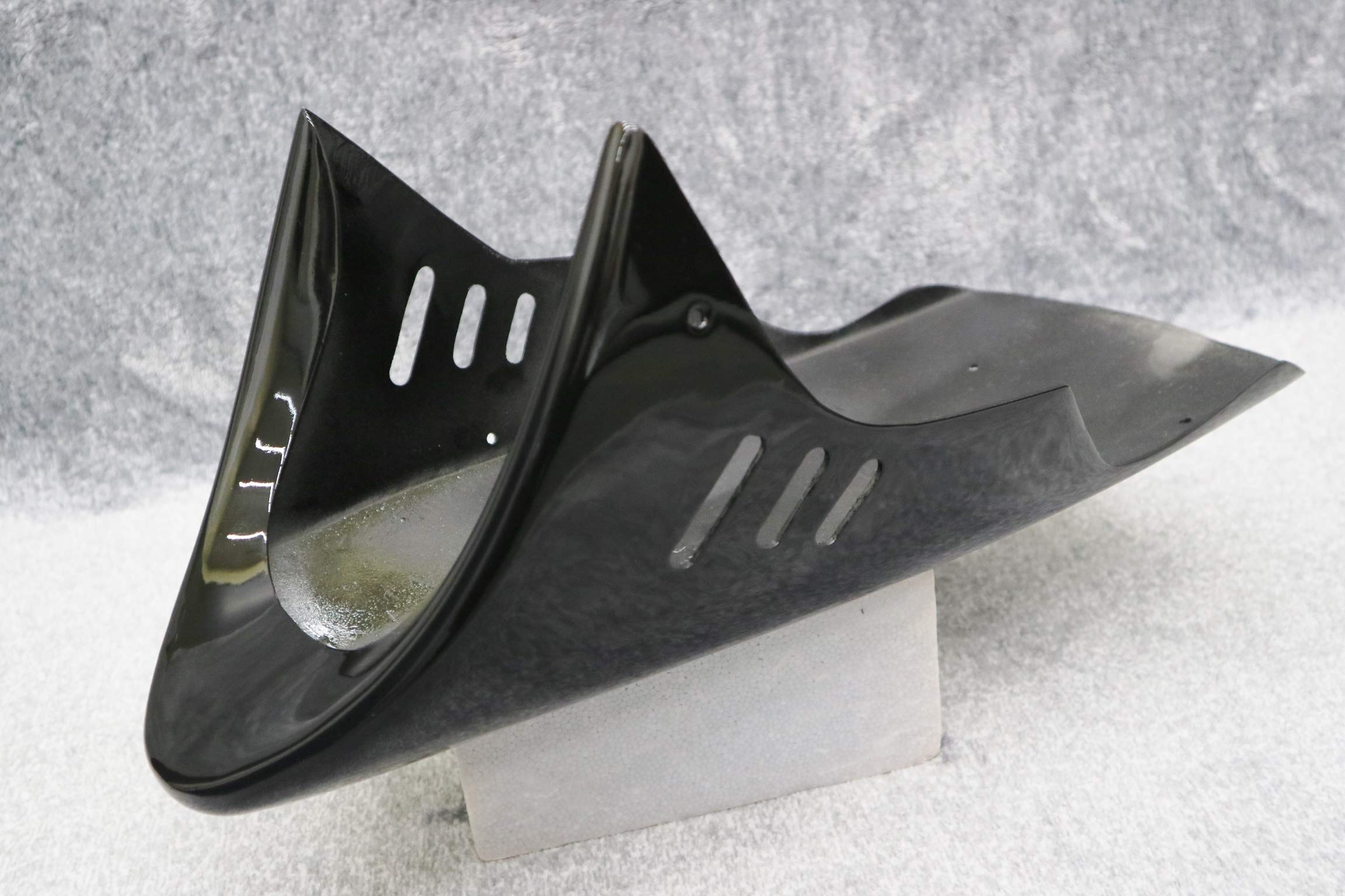 Amazon.co.jp: アンダーカウル 小型 黒 ABS ステー(汎用)付 : 車