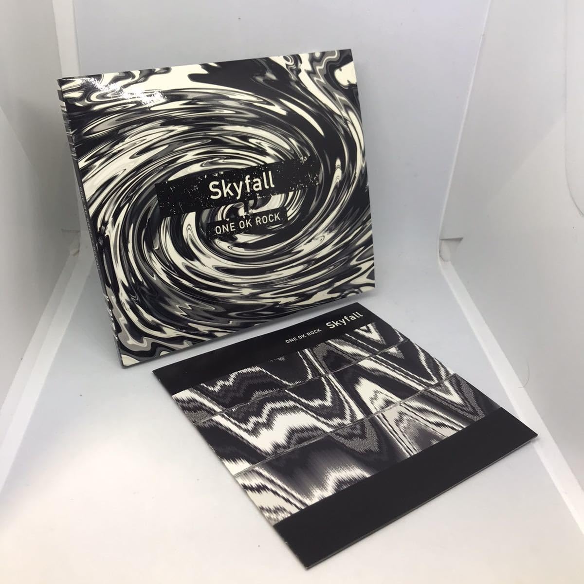 Amazon.co.jp: 状態良好 国内正規品 会場限定盤 Skyfall スカイ