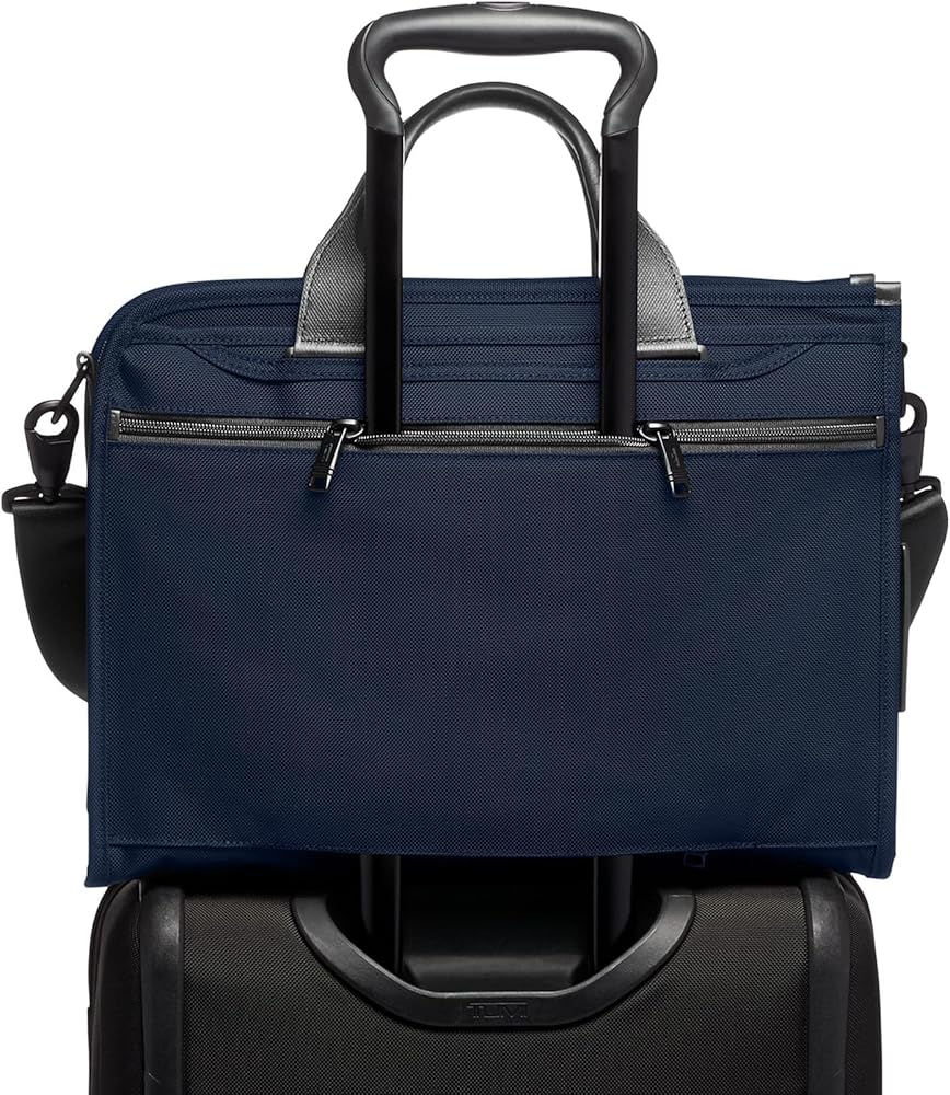 Amazon.com: Tumi 02603110 Men's Slim Deluxe Portfolio, Official