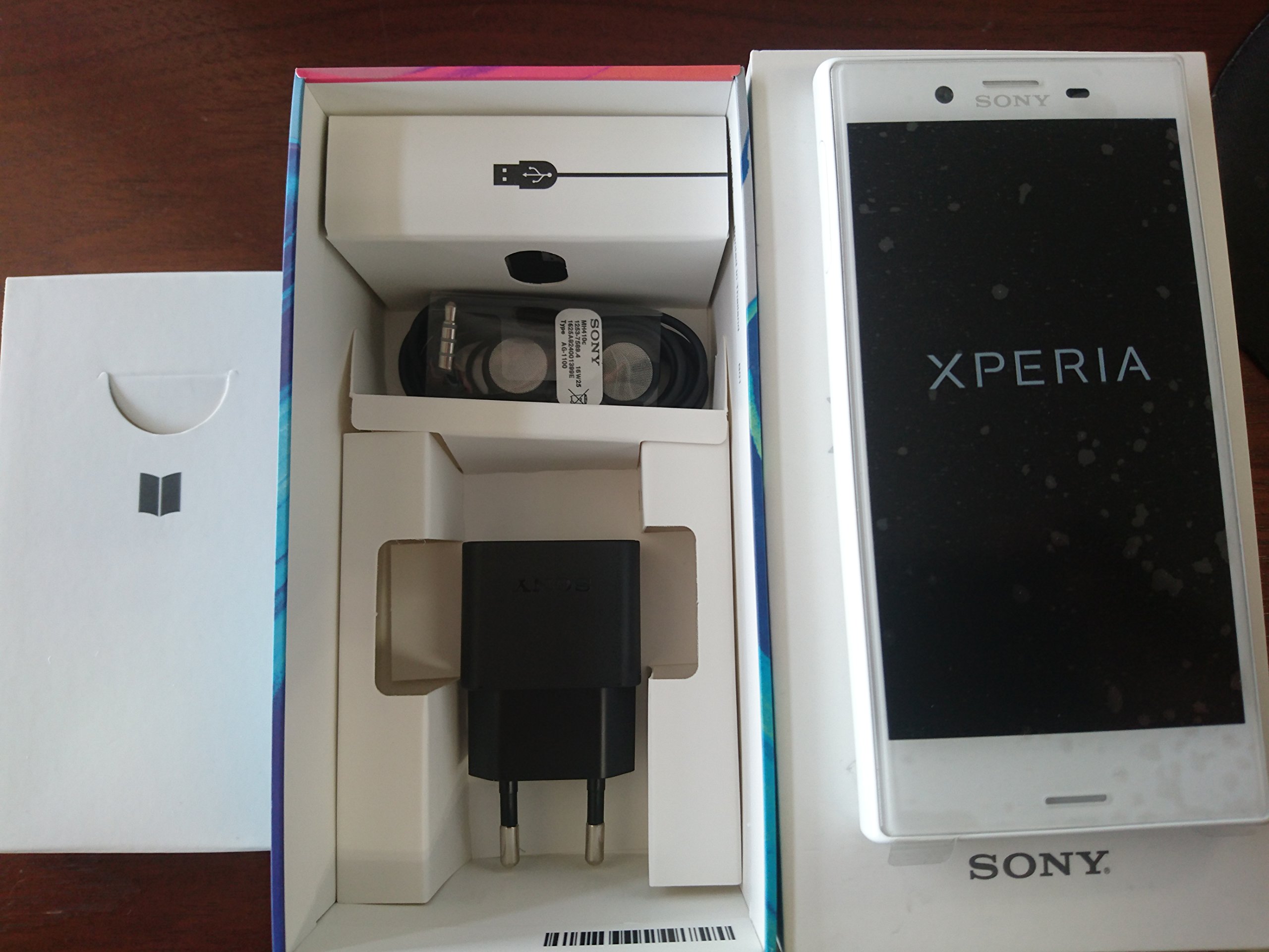 Amazon | SONY au Xperia Z5 SOV32 Gold | SONY(ソニー
