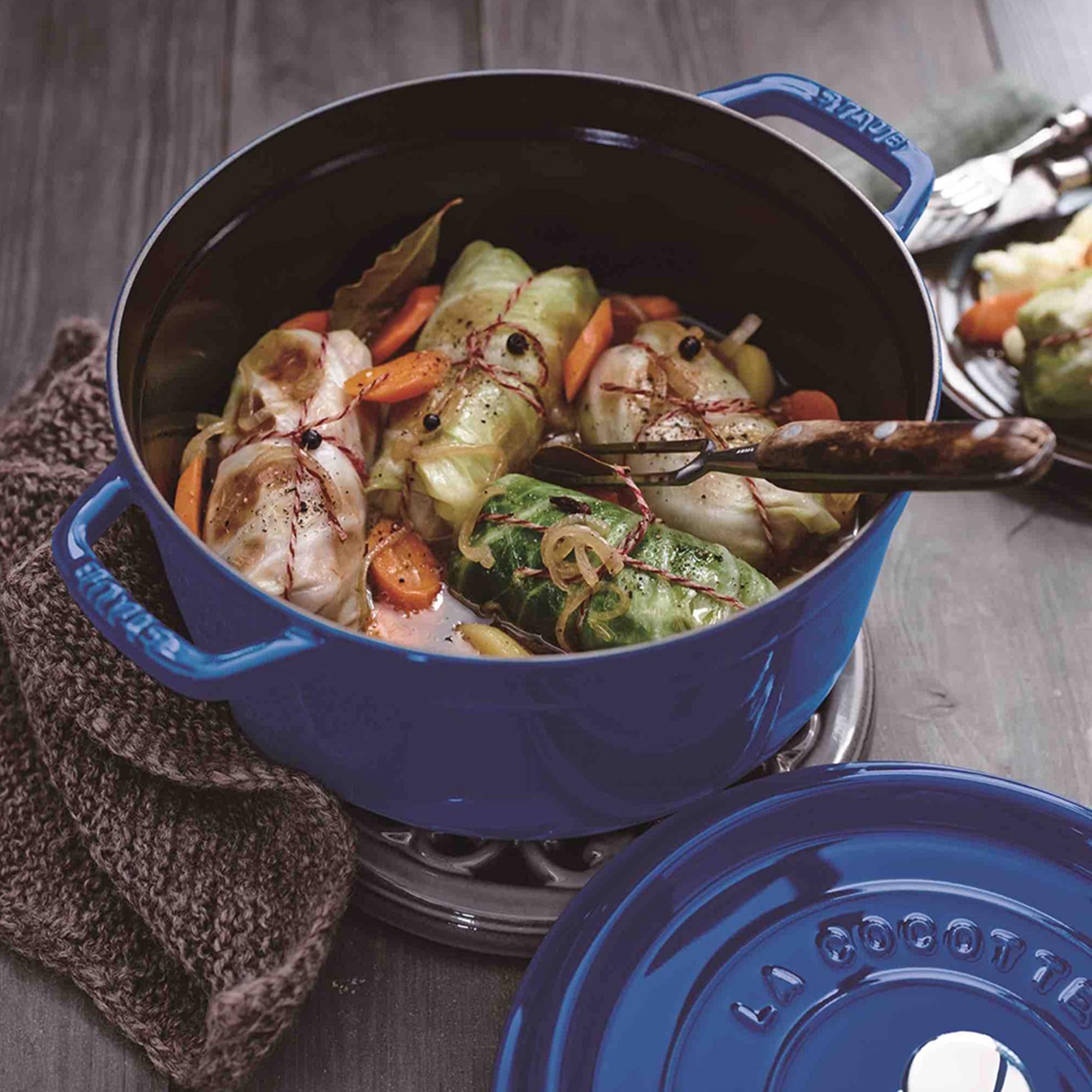 Amazon｜staub ストウブ ピコ・ココット ラウンド 18cm ロイヤルブルー