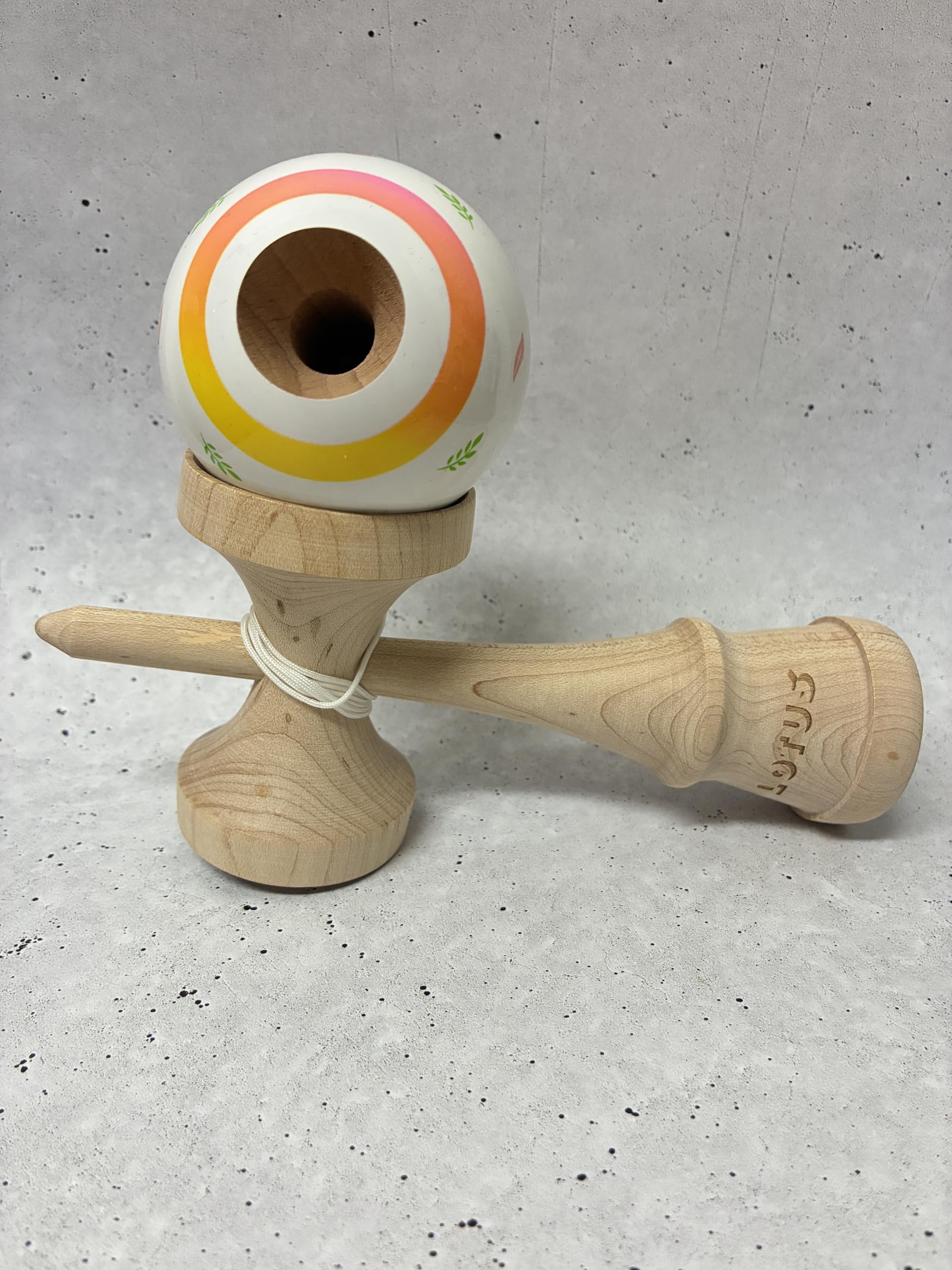 Amazon | LOTUS ロータス けん玉 セイクリッド Sacred Kendama（Sticky