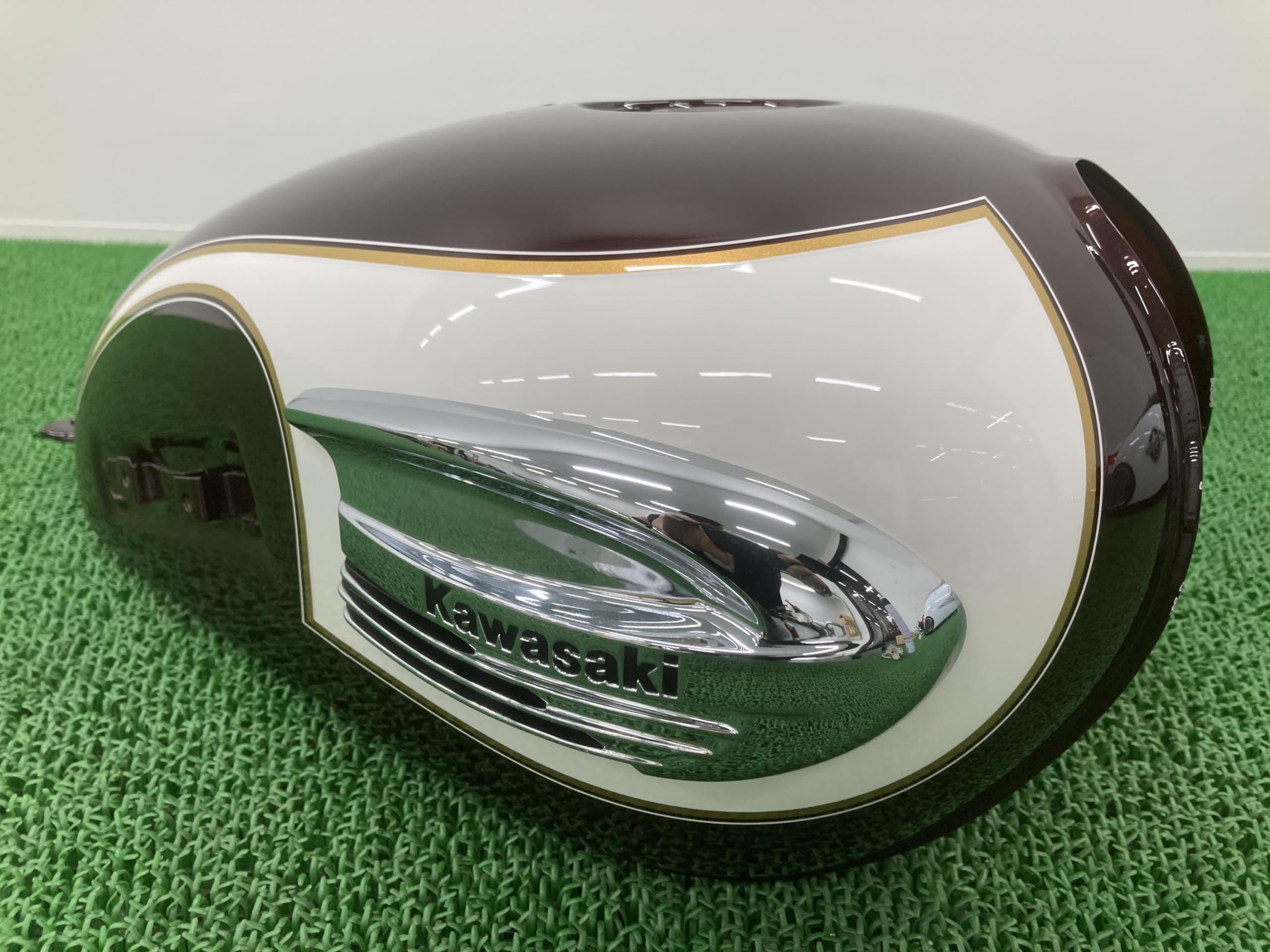 Amazon | W650 タンク 茶/白 カワサキ 純正 中古 バイク 部品 22313142