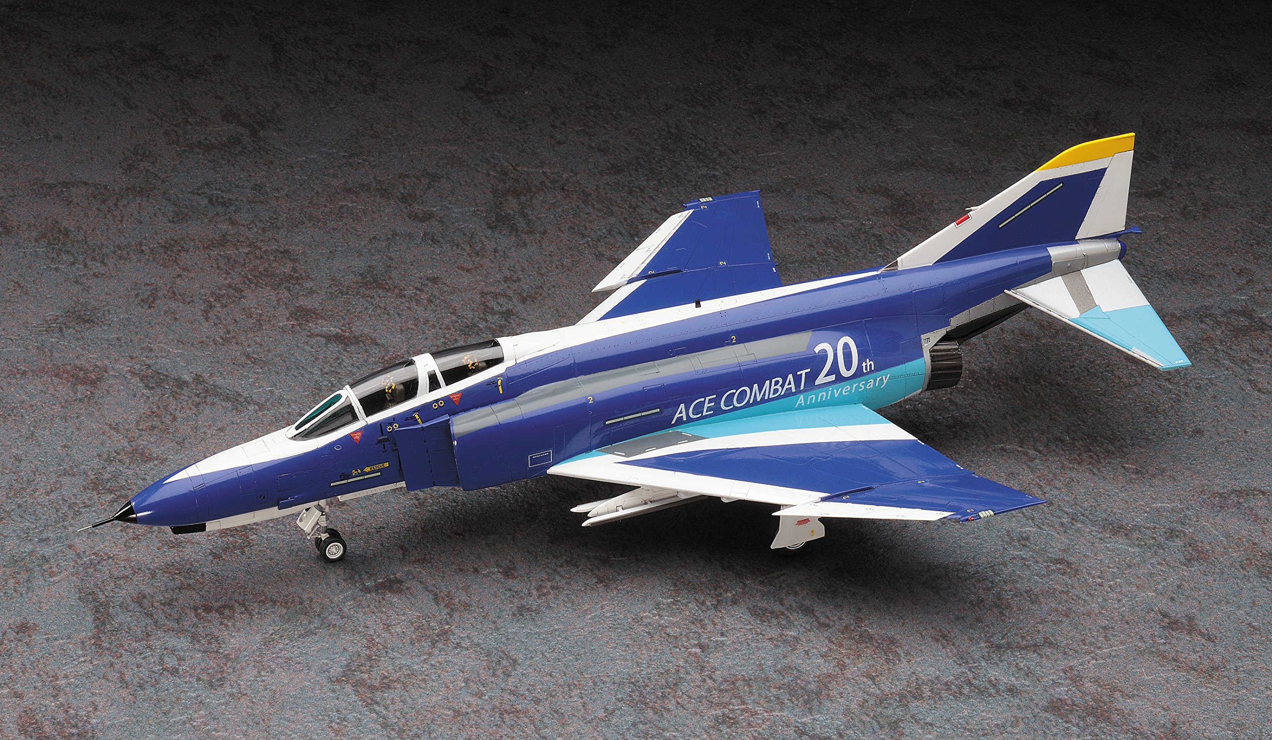 Amazon.com: Hasegawa HAS52137 1:72 Ace Combat F-4E Phantom II 'Ace