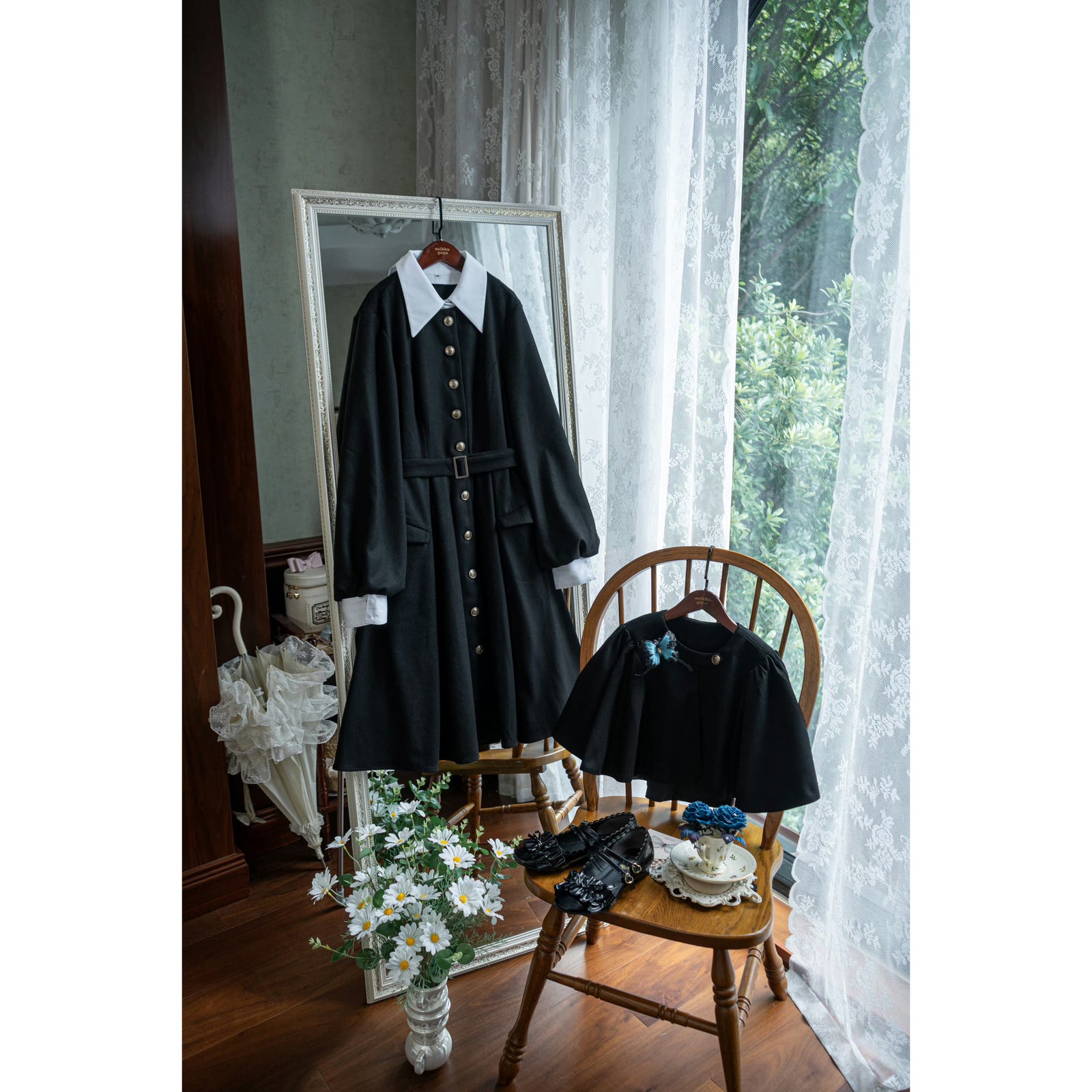 漆黒のお嬢様のクラシカルコートワンピースとケープ – ManusMachina