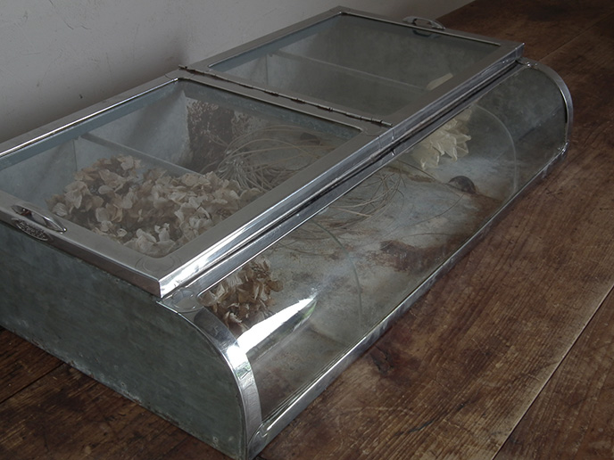 E01762 昭和レトロ 駄菓子屋 ブリキとガラスのショーケース | MANSIKKA