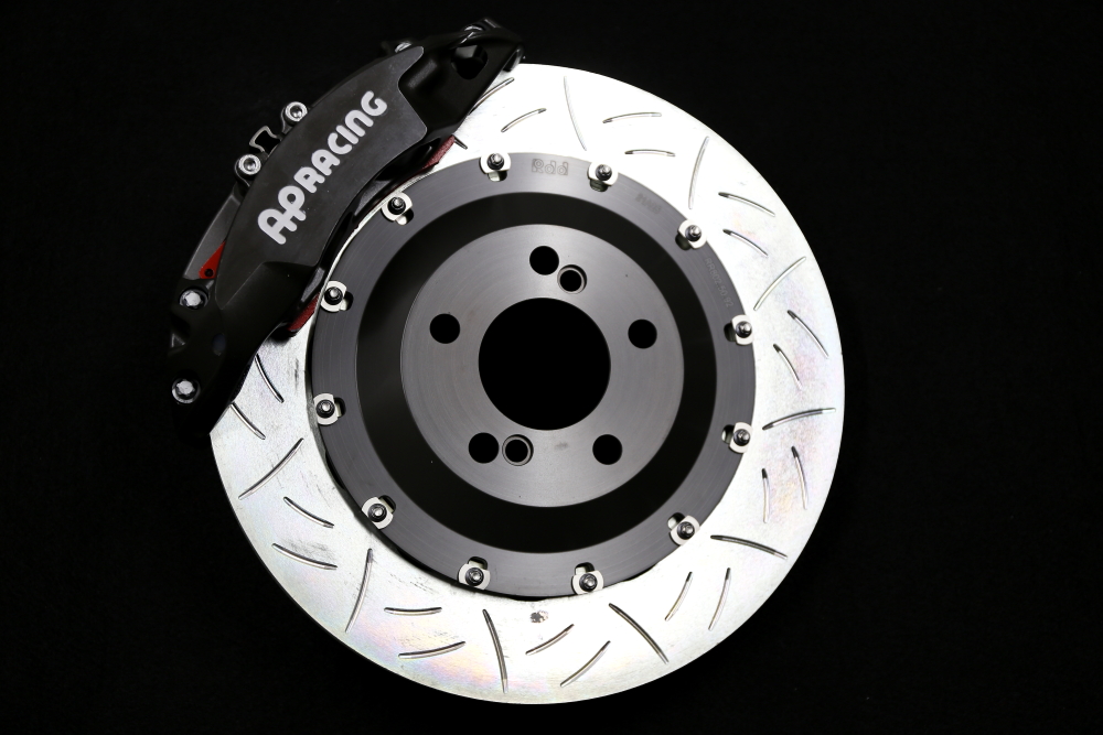 BMW F82/M4 GTS ＆ KW調整式アッパーマウント＋AP RACING