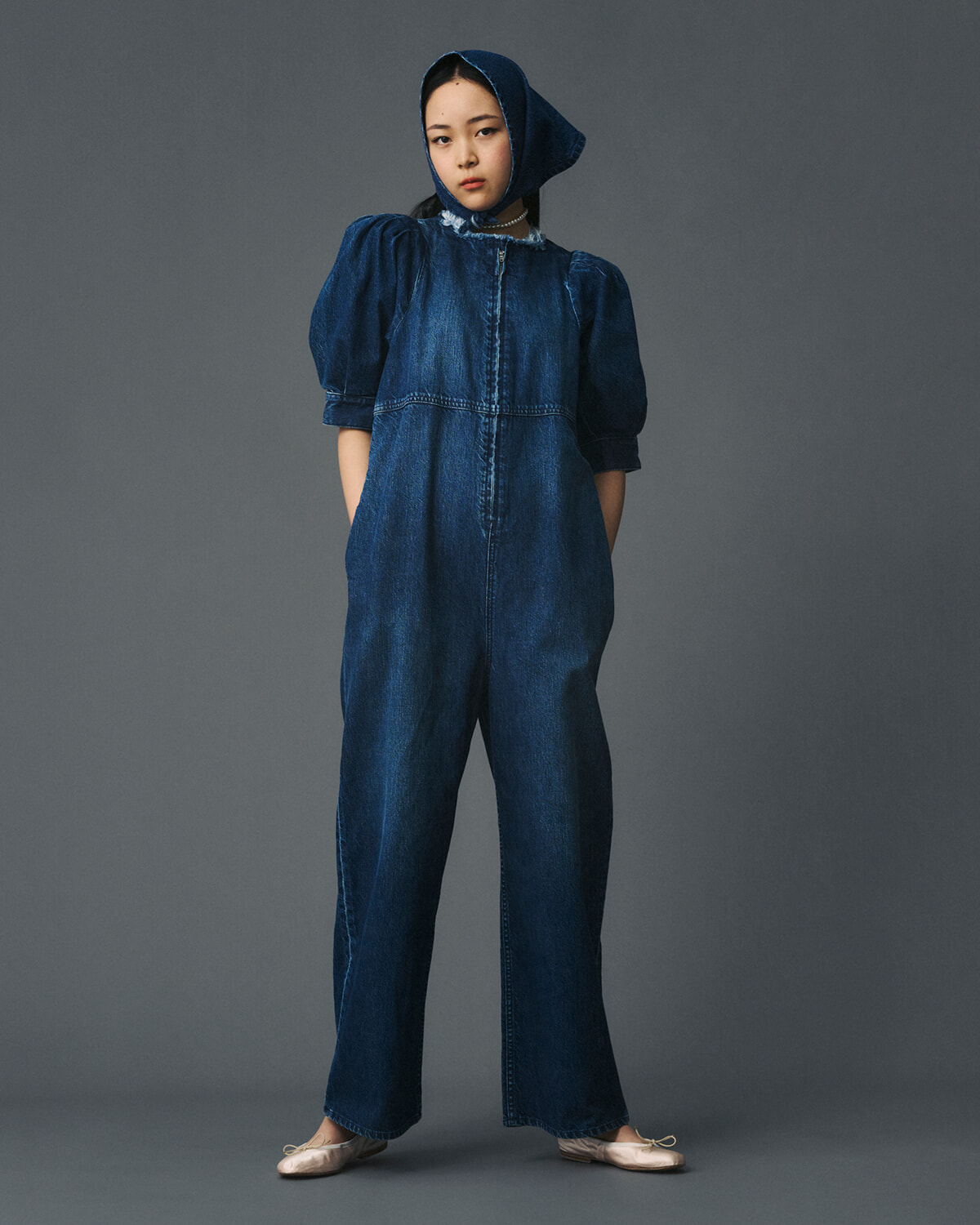 イエナ×山本マナのコラボデニムが発売。3人のモデル／俳優による