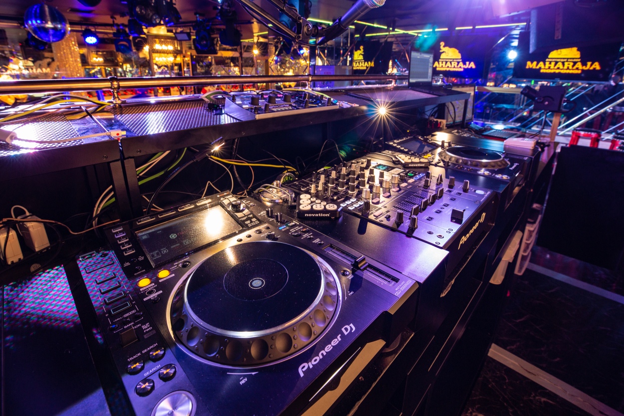 マハラジャ六本木 – 六本木のクラブ・ディスコ