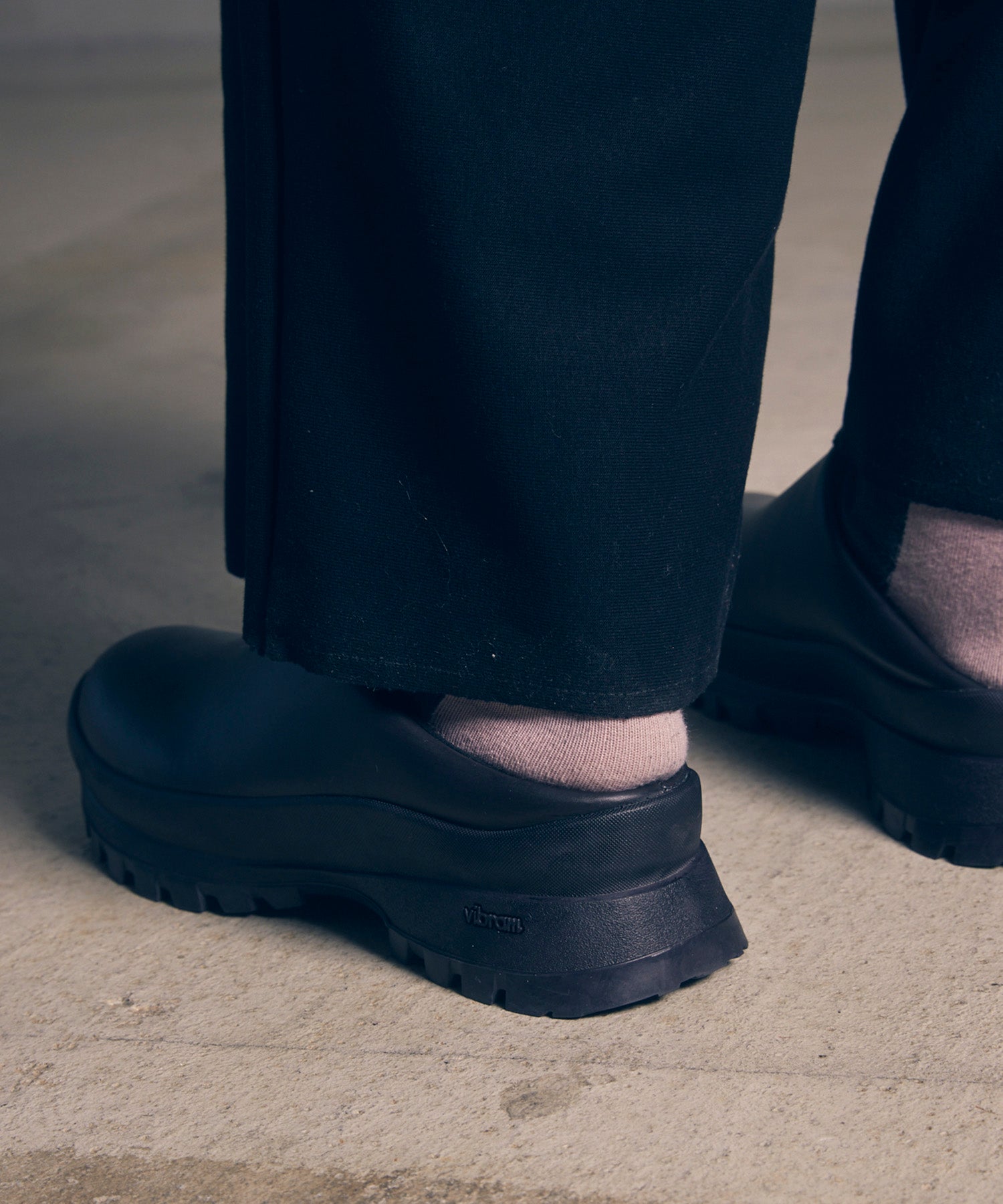 SPECIAL SHOES FACTORY COLLABORATION】Vibram Sole Slip-Ons Type Sneaker