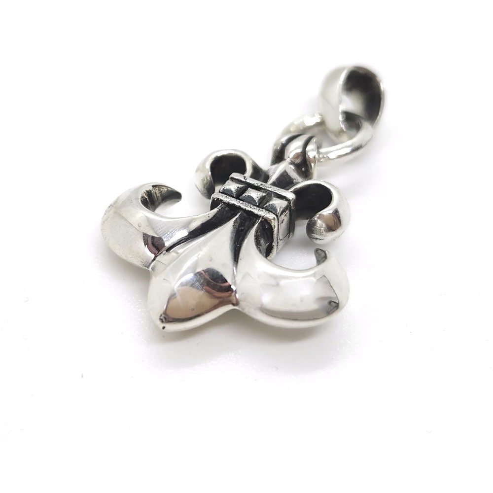 32mm 7mm厚 フルール・ド・リス(ユリの紋章) シルバー ペンダント