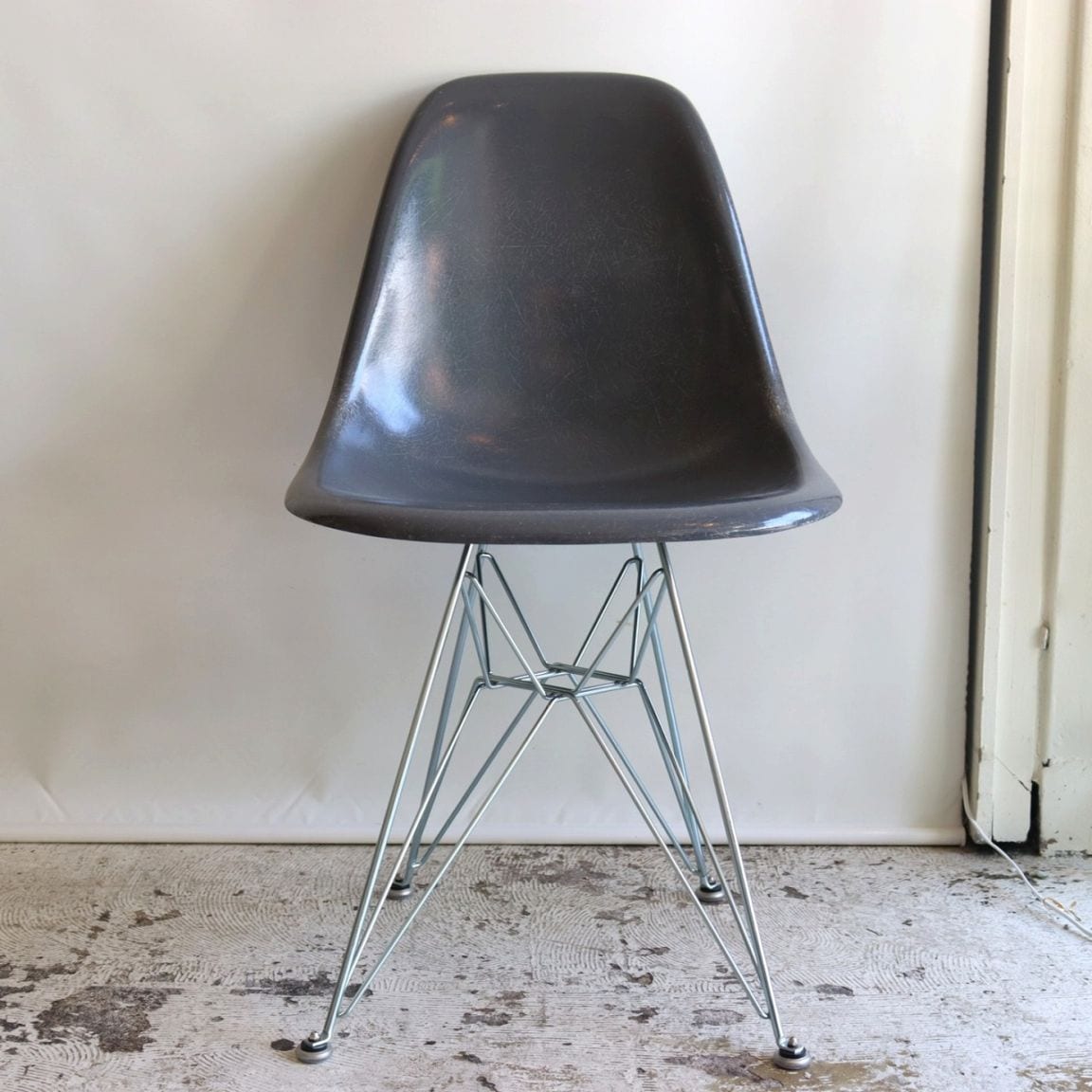 ハーマンミラー社製イームズ サイドシェルチェア(エレファントグレー