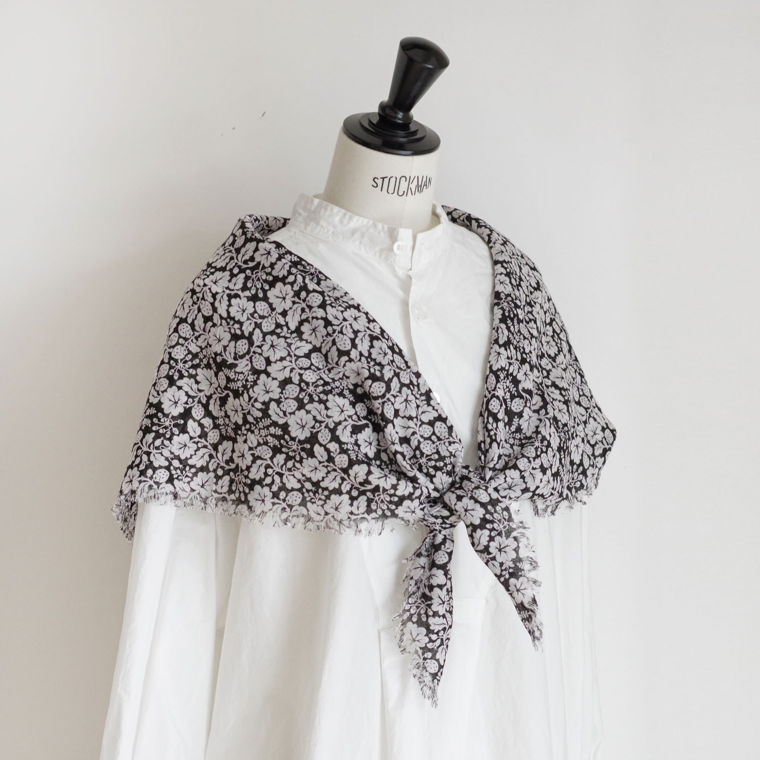 R&D.M.Co- オールドマンズテーラー : WILD BERRY GAUZE SHAWL ガーゼ