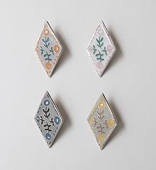 mina perhonen ミナペルホネン symphony シンフォニー ピンブローチ （花）