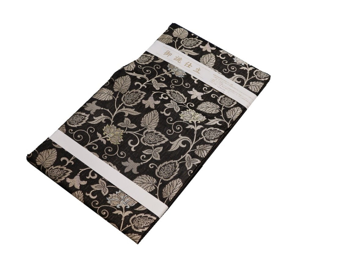 仕立て上がり正絹名古屋帯「黒色の地にベージュ色の唐草模様」 | 帯,帯