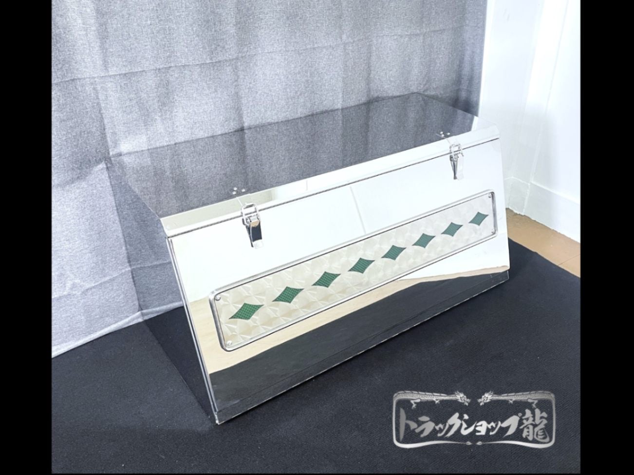 ステンレス製 工具箱 (Bタイプ) 900サイズ 鏡面×鱗柄 菱アンドン LED