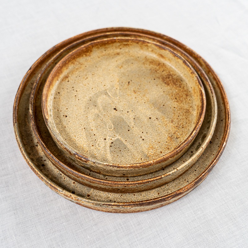 ヒビ粉引き平皿8寸 馬渡新平 | 作家から選ぶ,馬渡新平 | 【公式通販