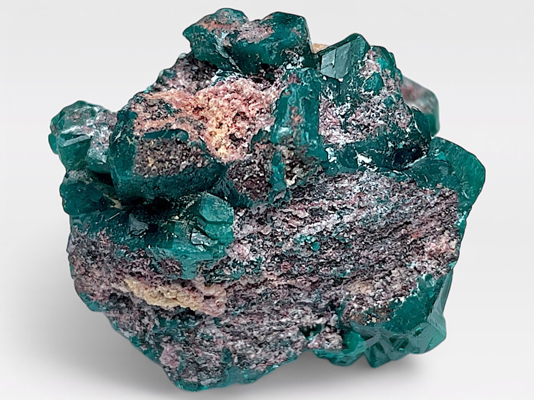 コンゴ産 ダイオプテーズ 母岩付き