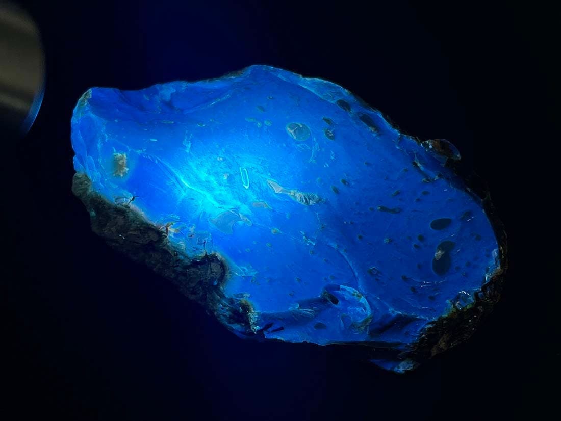 インドネシア・スマトラ産 ブルーアンバー ラフ ( 青琥珀 ) / BlueAmber