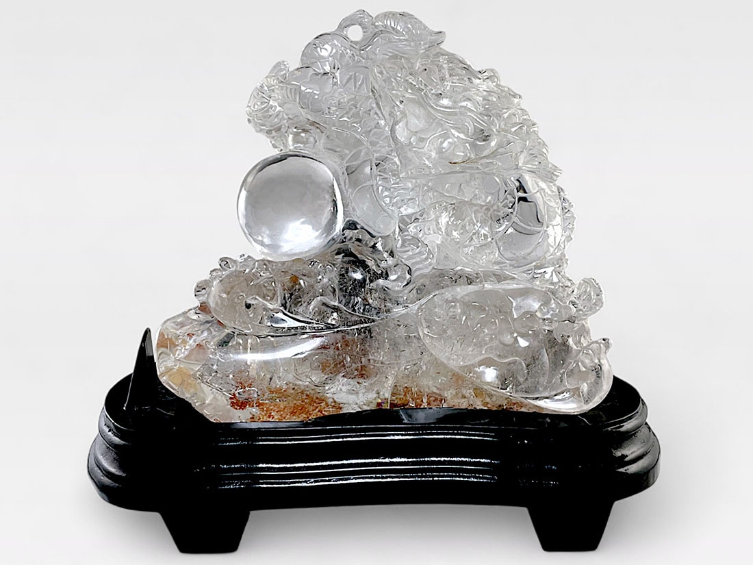 水晶 龍彫刻 (木製台座付き)