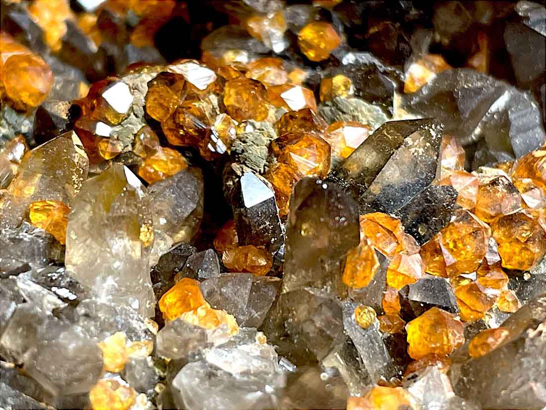 福建省 スぺサルチンガーネット / スモーキークォーツ