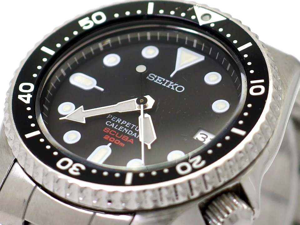 セイコー ダイバー SCUBA 200m 8F35-00A0 パーペチュアルカレンダー